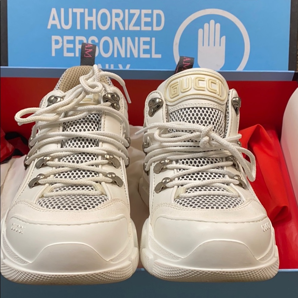 GUCCI
FLASHTREK LEATHER SNEAKERS